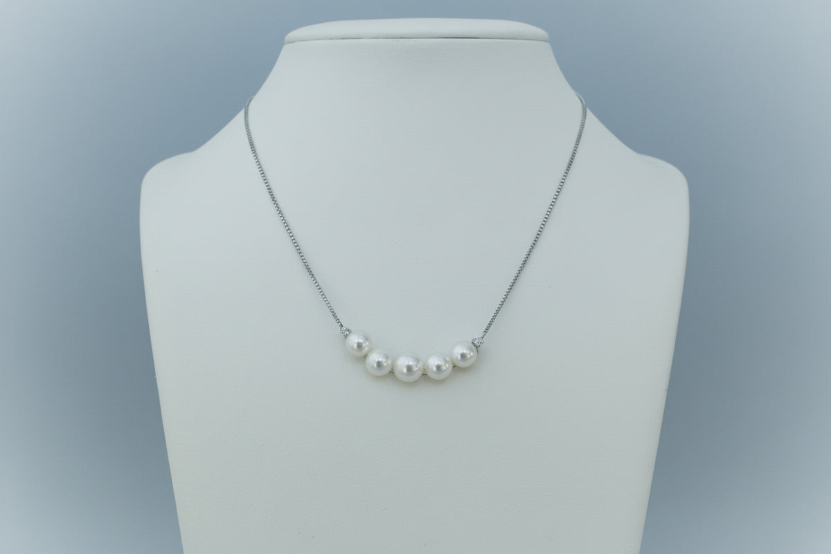 Akoya Natural "Aurora Hanadama" 18K White Gold 5-Pearl Smile Necklace