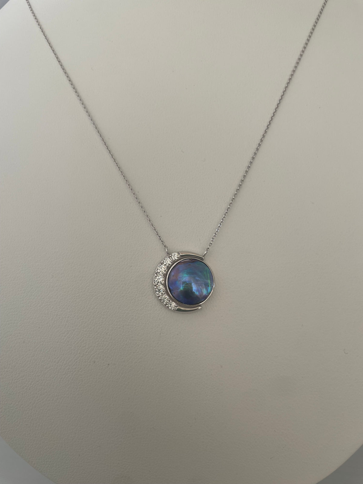 アバロンパール ペンダント「ムーン」12mm BG Unique Grade（U）｜ジルコニア・シルバー・個体No.10・チェーン付き