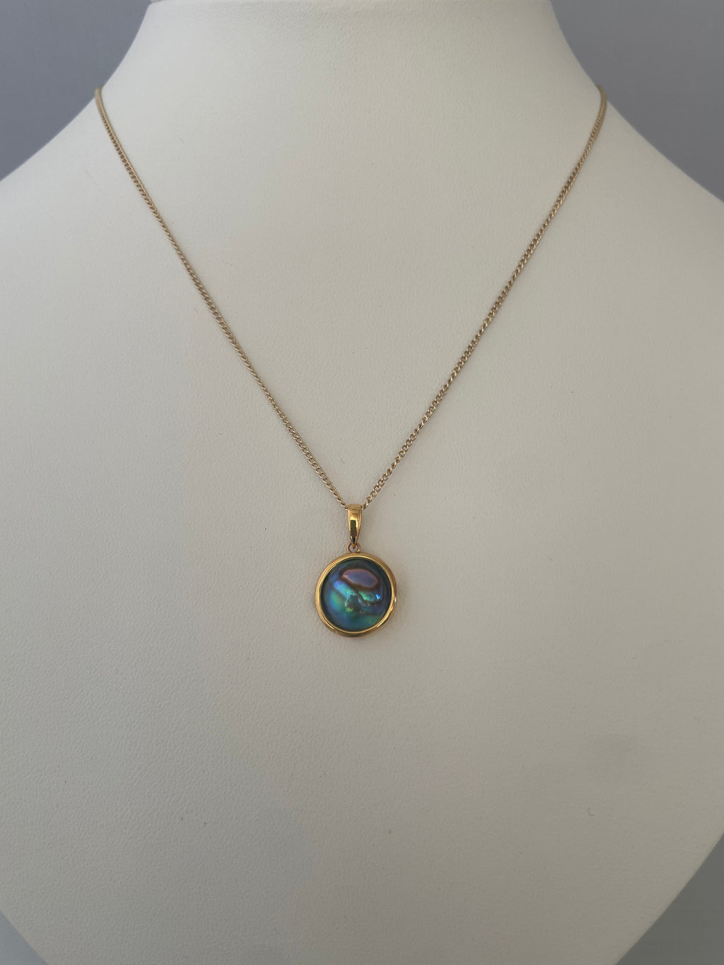 Avalone Pearl 12mm with Clasp (Gold)