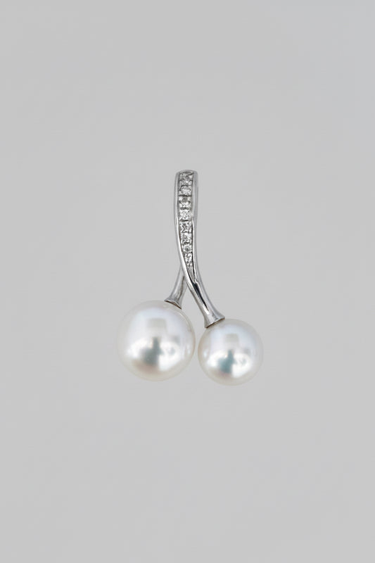 Akoya Natural Pearl "Aurora Hanadama" Cherry Pendant Top