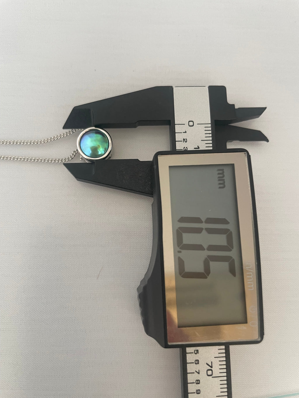 アバロンパール ペンダントトップ 9mm GB Natural Grade（N）｜シルバー・個体No.02