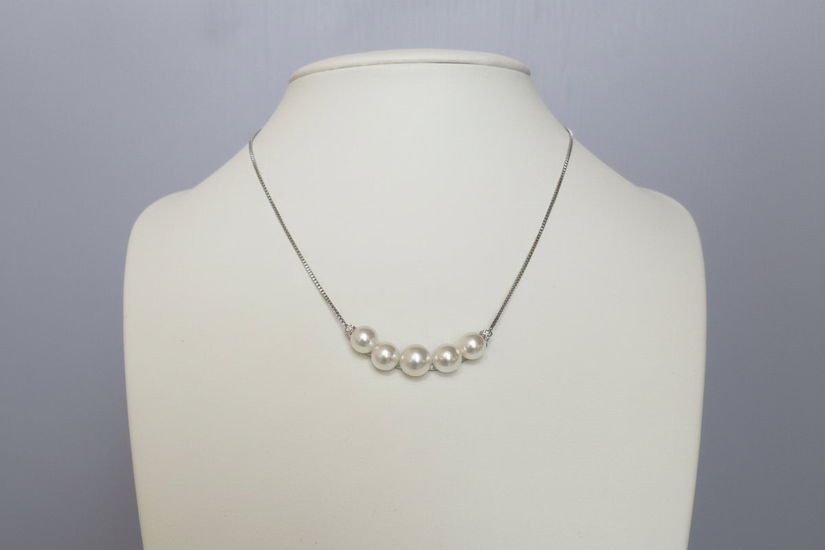 Akoya Natural "Aurora Hanadama" 18K White Gold 5-Pearl Smile Necklace