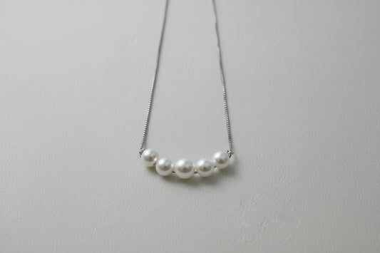 Akoya Natural "Aurora Hanadama" 18K White Gold 5-Pearl Smile Necklace